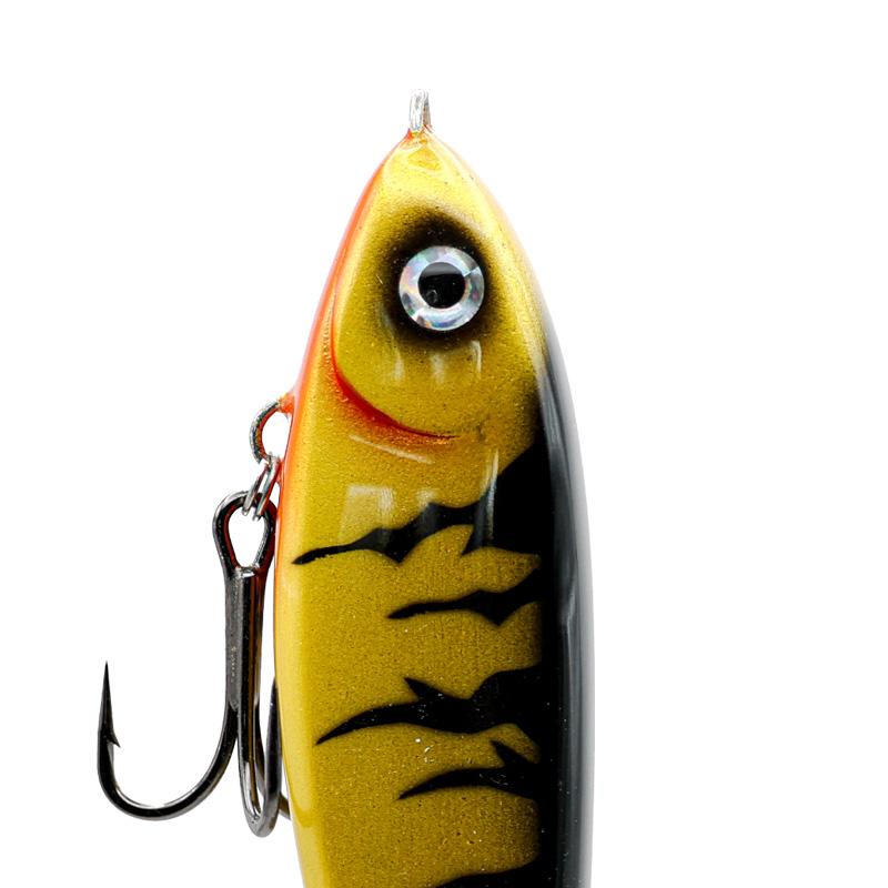 Close up 5.5" Flutter Tail hanging with focus on product's eye